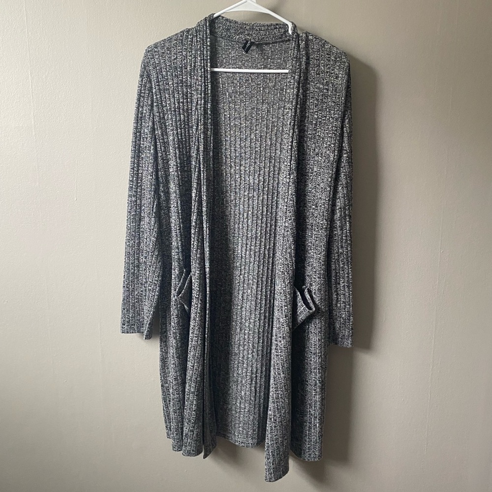 J.M. Fleurette Long Gray Open Front Sweater Sz L